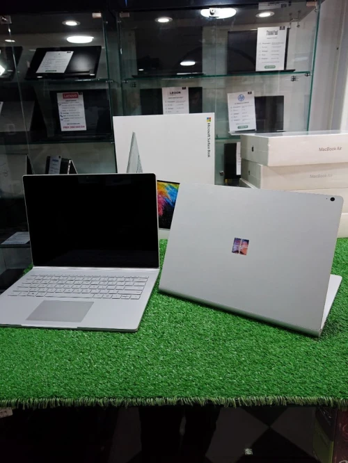 microsoft Surface book 2 13 i5 8TH 8350U 8G 256G SSD 13.5 INCH 3K DETACHABLE NEUF