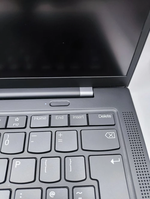 THINKPAD X1 CARBON 9 GEN  I7 1165G7