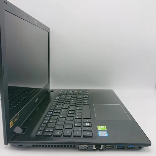 Acer aspire F5  i7-6600U 8 Gb DDR4 128 Gb SSD + 01 To hdd 15.6 pouces HD LED NVIDIA GeForce 940M