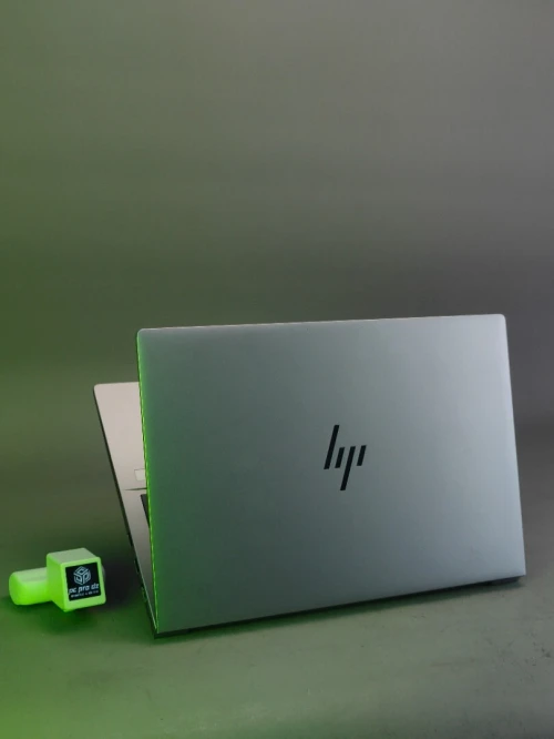 HP zbook fury 16 G10 i7-13850HX RTX 2000 ADA RAM 32 gb ddr5  SSD 512gb écran 16"