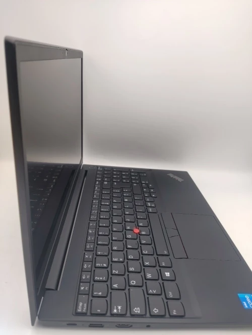 Lenovo Thinkpad E15 Gen 2 i5 1135G7 8GB DDR4 256GB SSD NVMe 15.6 FHD Intel Iris Xe