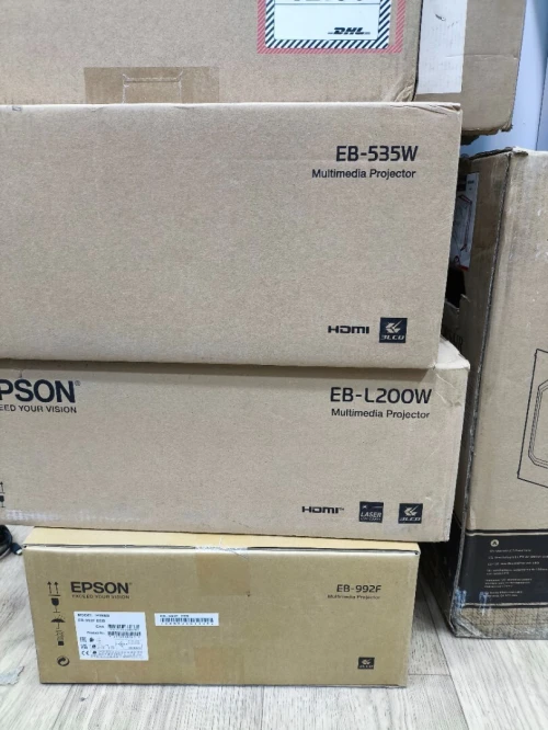 DATA SHOW PROJECTEUR EPSON EB L200W LASER SOUS EMBALLAGE 