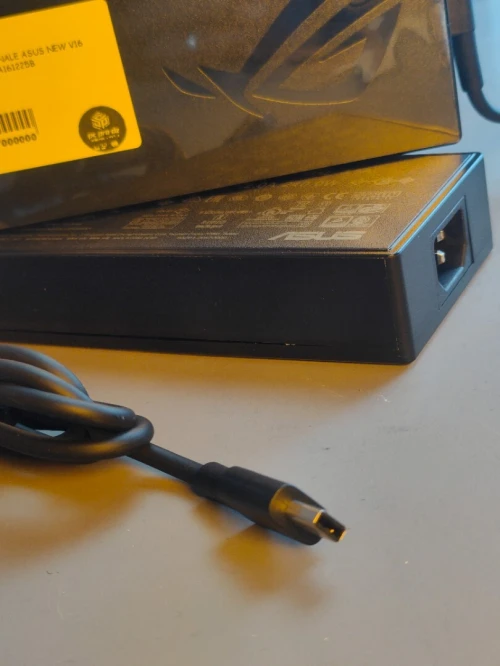 CHARGEUR ASUS AC ADAPTER (240W) (20V 12A) ASUS ROG Strix G15/G17, Scar 15/17, Zephyrus S15/S17/M16, TUF Gaming