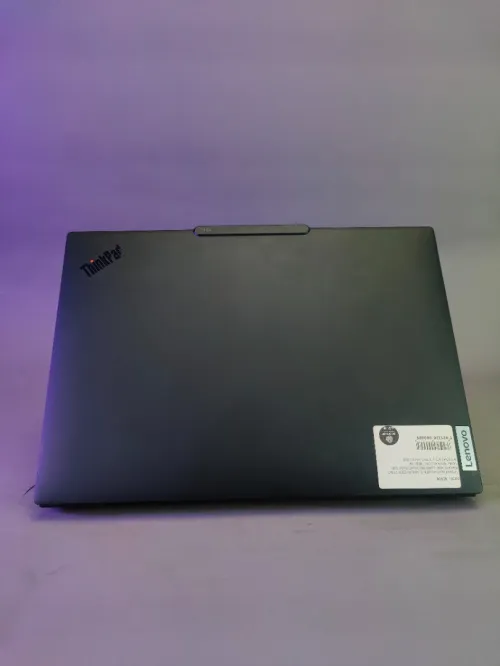 LENOVO THINKPAD P14S GEN5 RYZEN 7 PRO 8840hs AMD Radeon 780m RAM 48gb ddr5 SSD 512gb écran 14" WUXGA