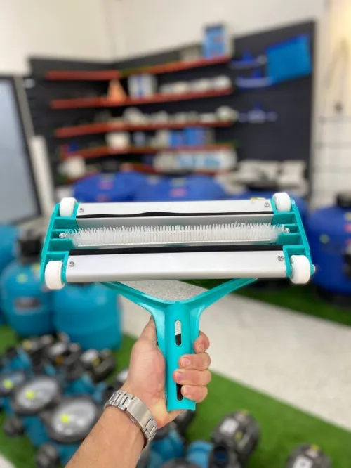 مستلزمات تنظيف المسابح Produits de nettoyage de piscine