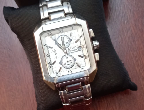 A vendre une très belle montre originale pour homme de marque SEIKO 