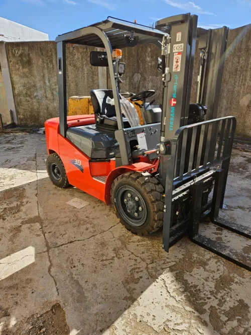 Chariot elavateur 3T clarck Tirsam 2025