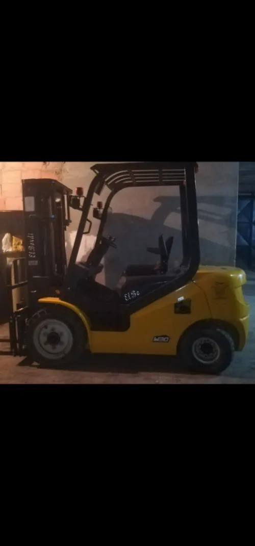 Location Clark klark chariot élévateur Forklift  كلارك 