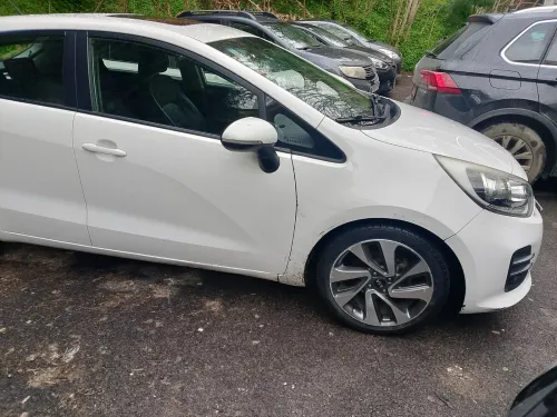 Kia Rio 5 portes 2015 Funny Facelift 