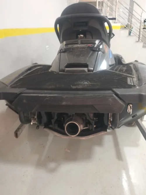 Jet ski