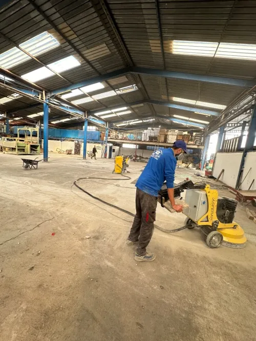 Poncage de beton