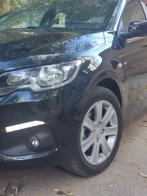 Peugeot 301 Édition Limitée série noir-chrome 2023 ALLURE+