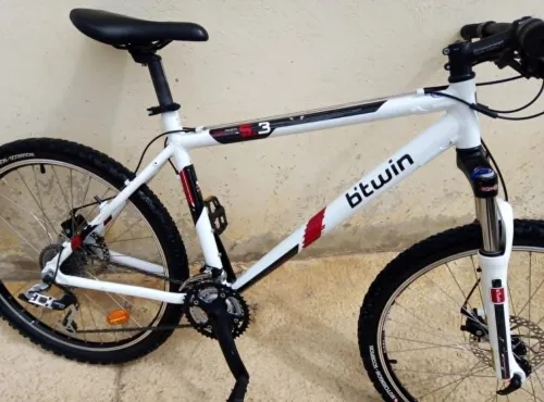 vélo B'twin Rockrider 5.3 presque neuf