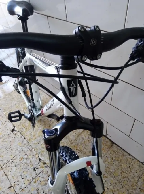 vélo B'twin Rockrider 5.3 presque neuf