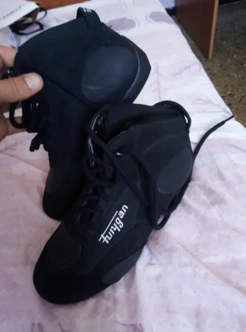un lot de chaussure