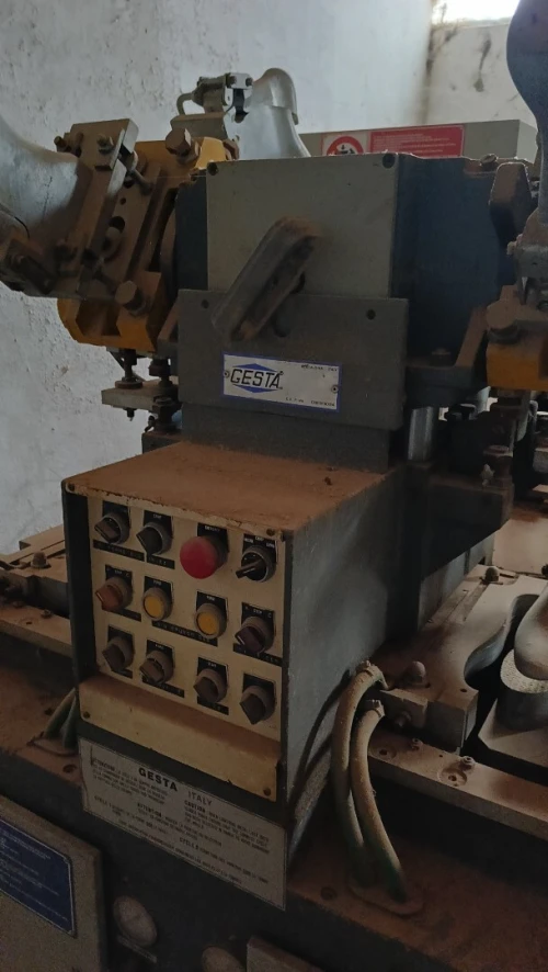 Machin Gesta injecté sur tije neuf 