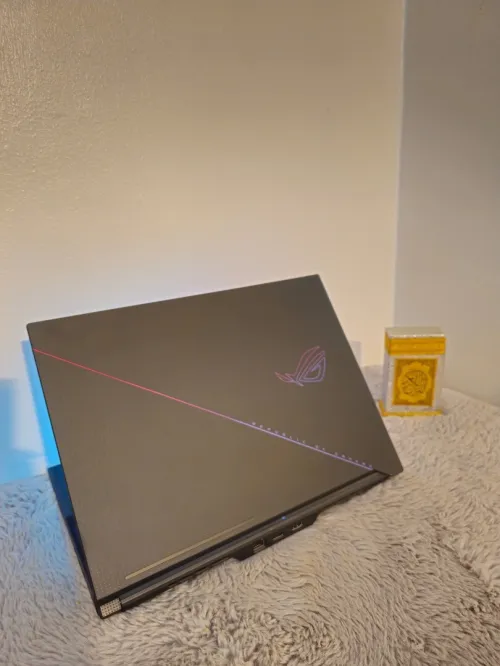 Asus rog zephyrus 16 duo
