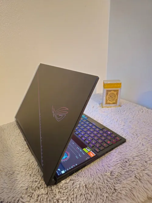 Asus rog zephyrus 16 duo