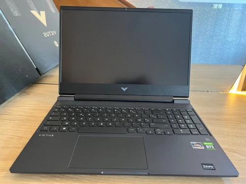 Hp victus reyzen 5 5600h 16G de ram 512 ssd rtx 3050