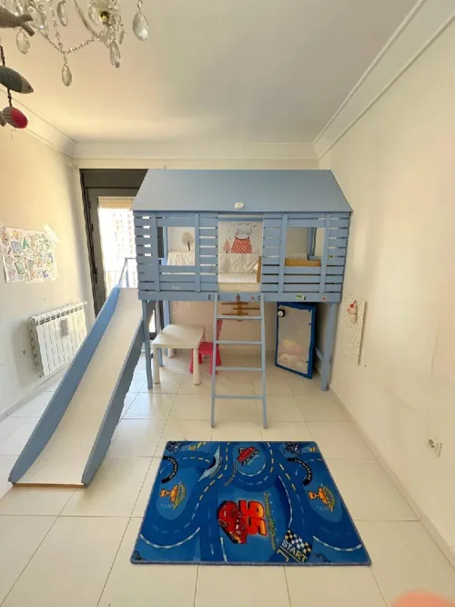 A vendre lit d'enfant 