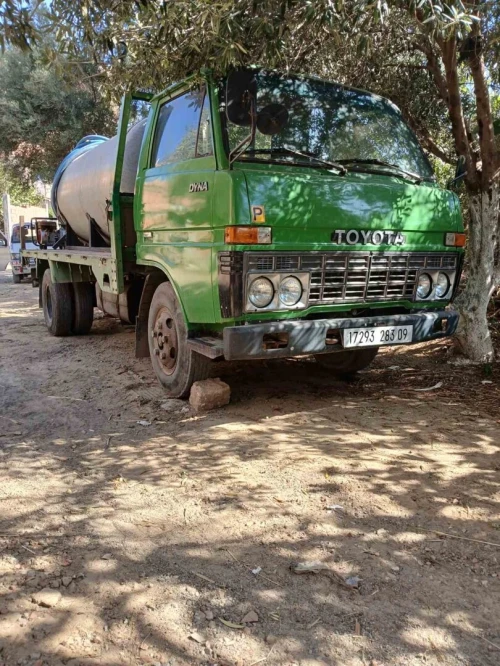 Toyota B30 1983 