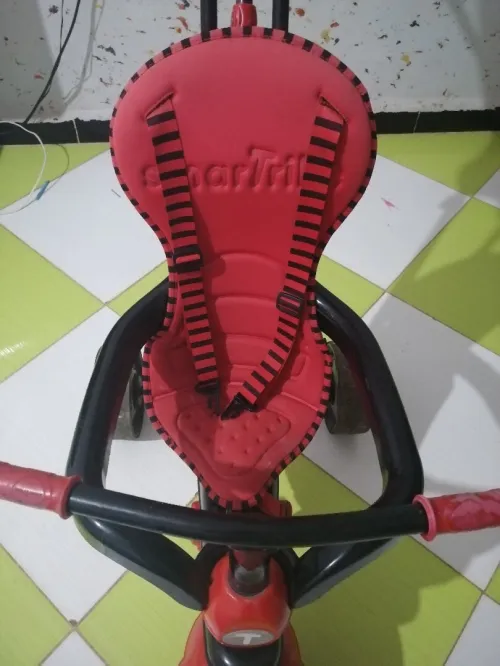 Vélo poussette tricycle