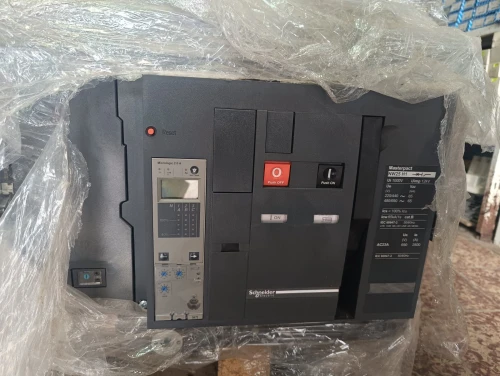 Disjoncter 2500A Schneider 4 pole neuf