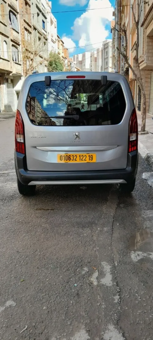 Peugeot Riftre 2022 