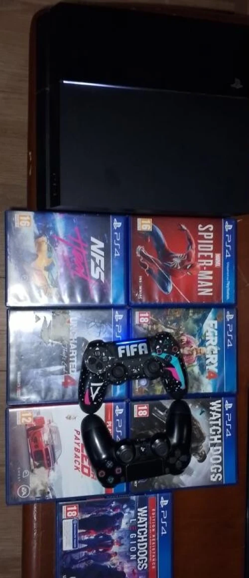 ps4 500gb caba avec plain de cd
