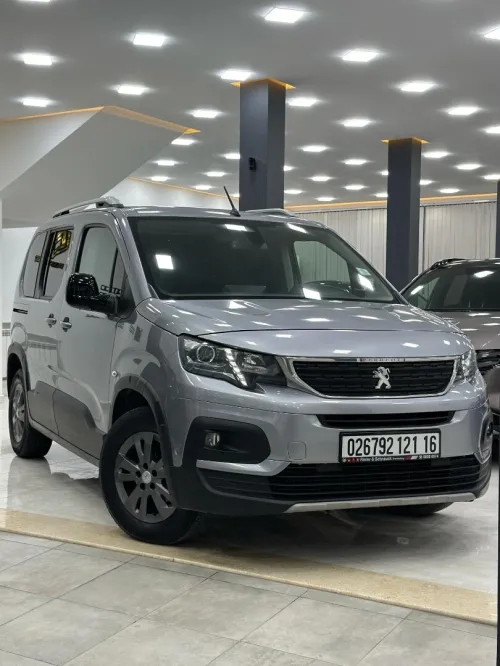 Peugeot RiFter 2021 