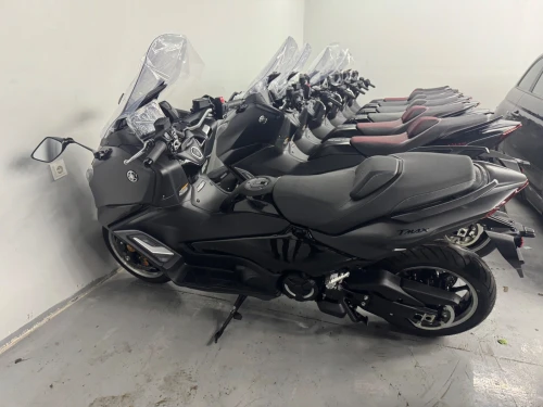 YAMAHA TMAX Tech max / 25eme anniversaire 2026