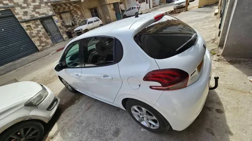 Peugeot 208 2016 Active Facelift