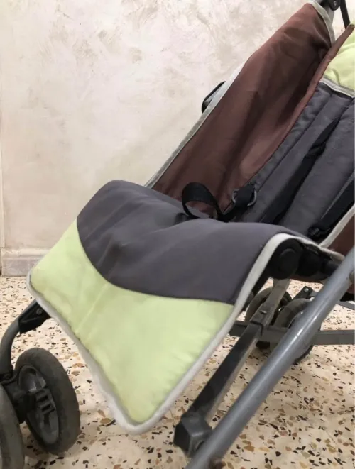 Poucette Trotine 55 . Importer de France . État neuf 10/10