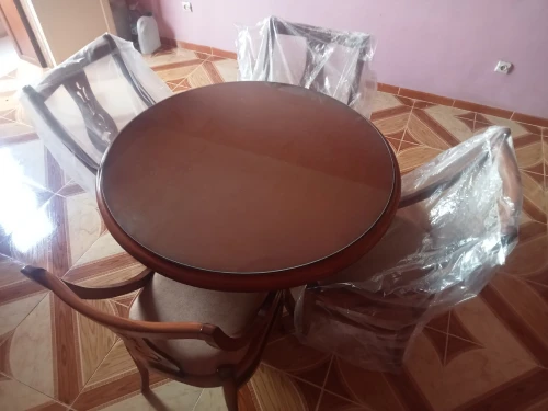Table à manger ronde en bois hêtre + 4 chaises