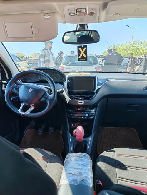 Peugeot 208 2015 Allure