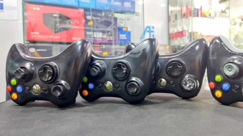XBOX 360 SLIM FLASH GLITCH 1 MANETTE ET 2 MANETTE + DE 15 JEUX