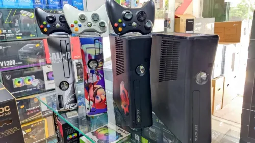 XBOX 360 SLIM FLASH GLITCH 1 MANETTE ET 2 MANETTE + DE 15 JEUX