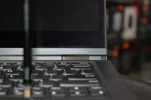 Lenovo ThinkPad X390 Yoga, Intel Core i5 8eme génération 1,60 GHz 16GB RAM 256G SSD