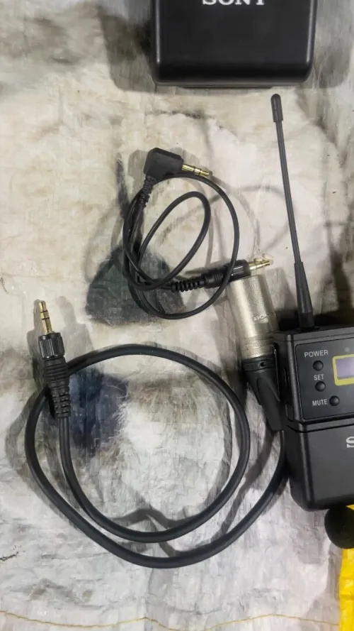 micro Hf cravate sony 