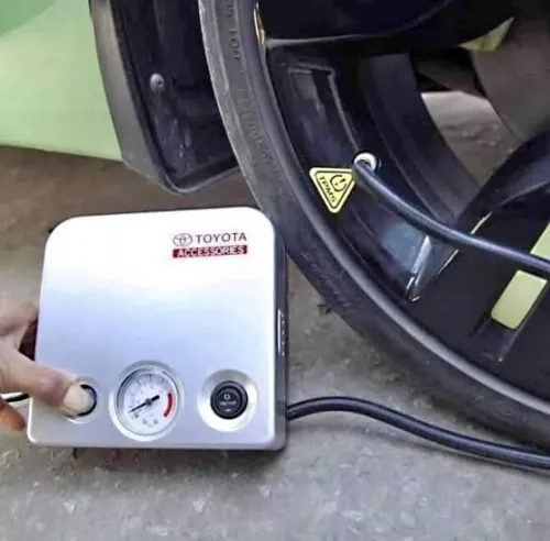 Mini Compresseur Toyota originale منفاخ هوائي للاطارات تويوتا أصلي