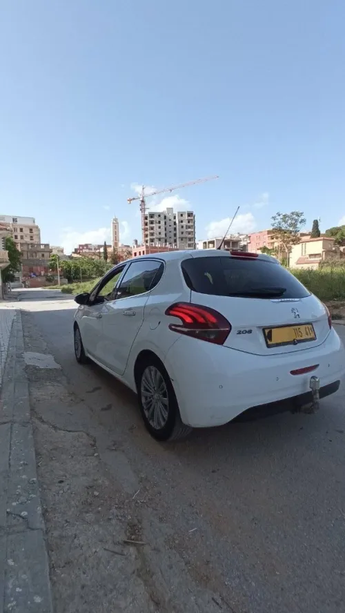 Peugeot 208 2015 Active Facelift