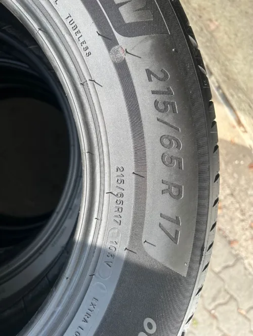 225/65R17 Michelin ( 4 pneus )