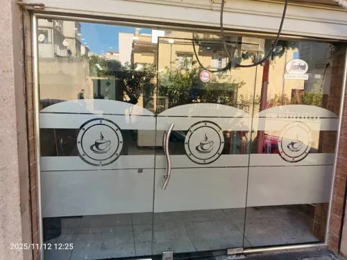 Vitrine a vendre en bon état 