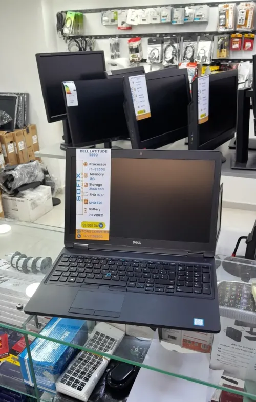 LAPTOP DELL LATITUDE 5590 i5-8350U 8G 256G SSD 15,6" FHD.