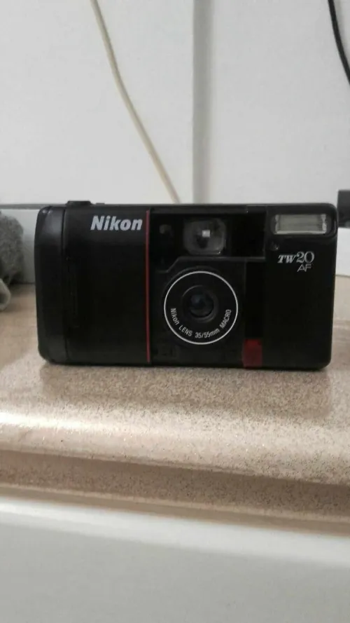 Appareil photo nikon tw 20 af