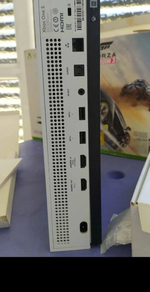Xbox one s très bon etat