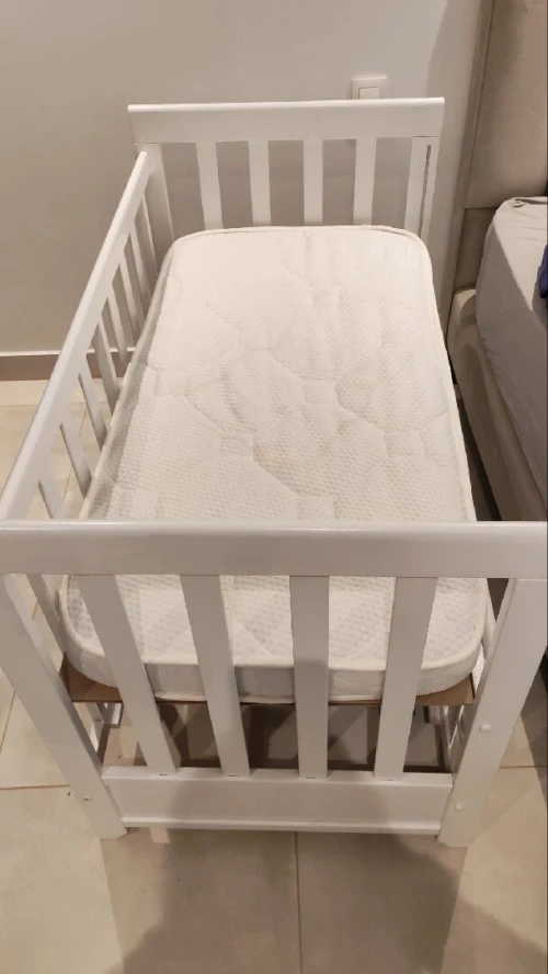 Lit bébé blanc