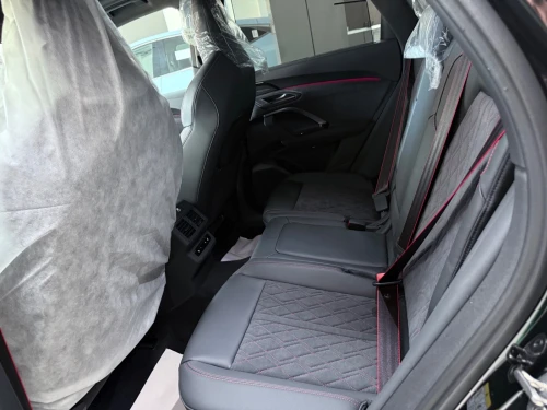 Audi Q5 2026 S line full black