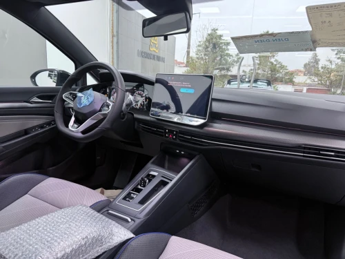 Volkswagen Golf 8.5 2026 R line black edition