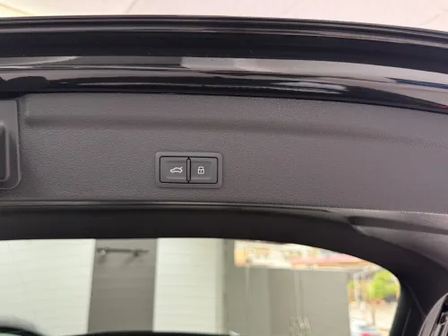 Audi Q3 2026 S line full black